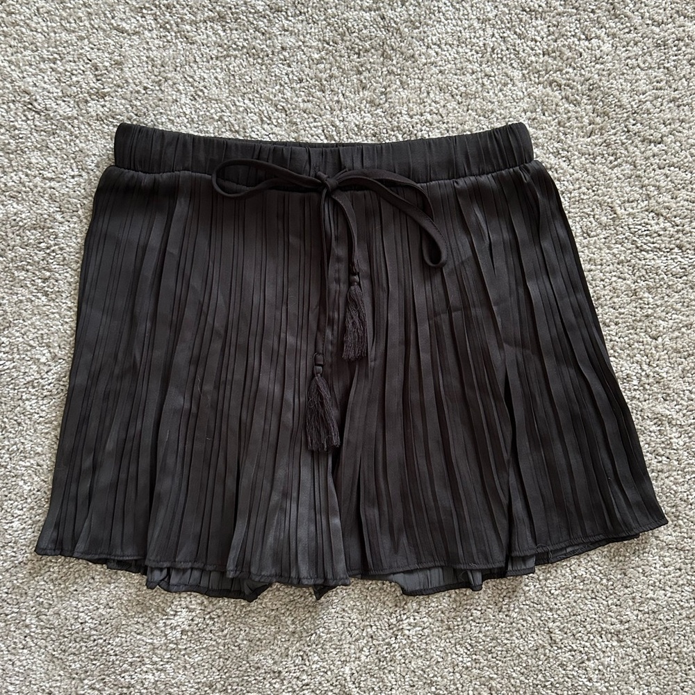 NWT Black Pleated Shorts with Tie Waist